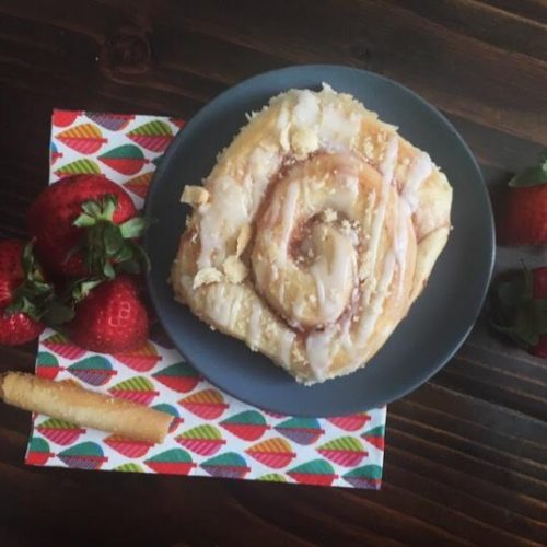 Pirouluxe Strawberries and Cream Rolls